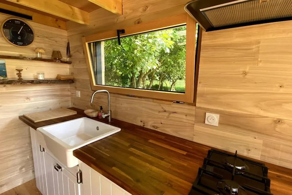 Tiny A L'Oree Des Bois Locquenole